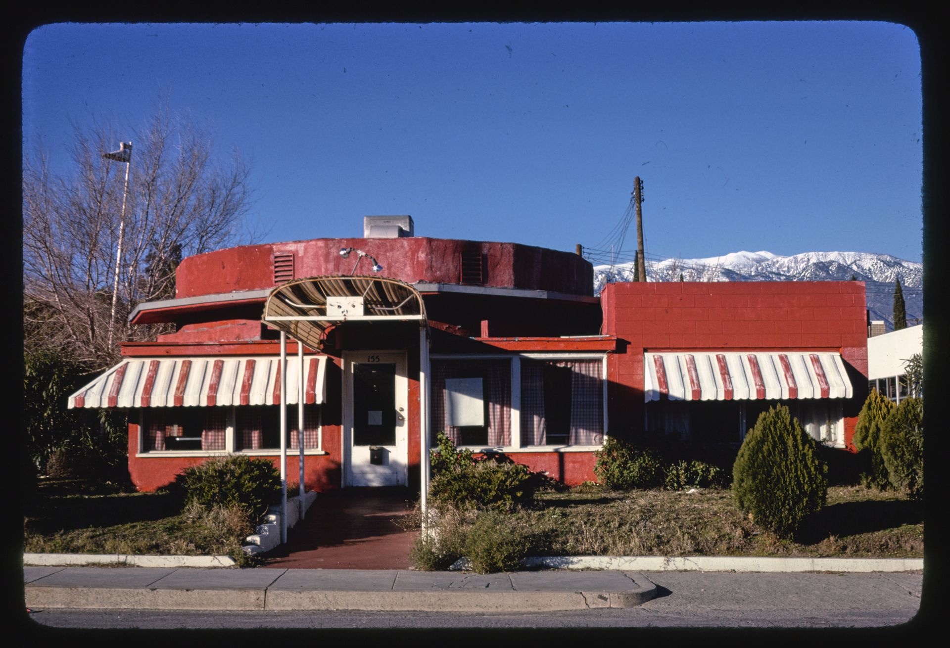 Road House (?), Ramsey Street (Route 99?), Banning, California LCCN2017703438.tif
