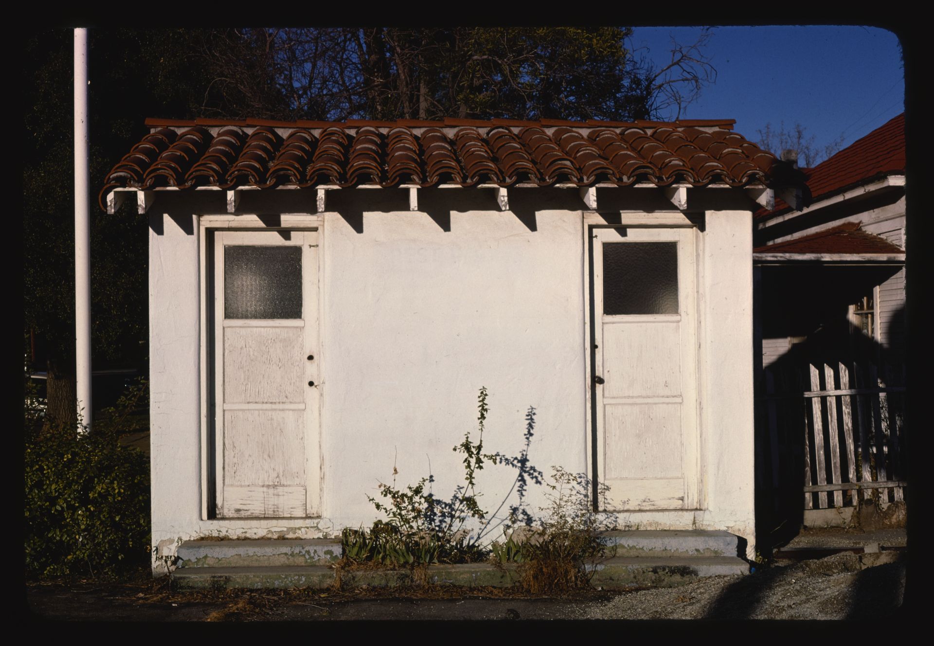 Old gas station, Beaumont, California LCCN2017707322.tif