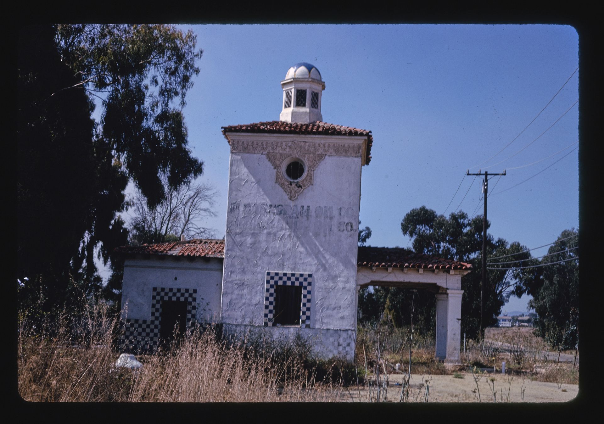 Barnsdahl-Rio Gas, Goleta, California LCCN2017707496.tif