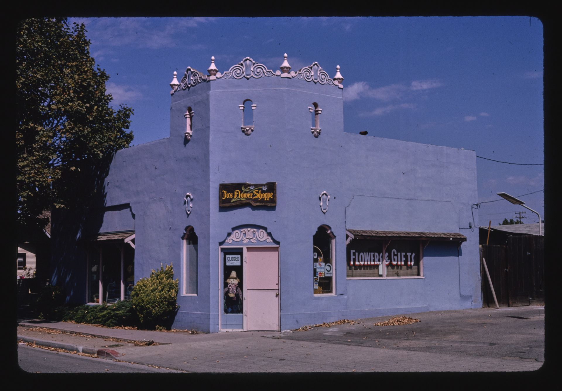The Flower Shop (reused gas station), horizontal, Vanderhurst Street, King City, California LCCN2017703227.tif