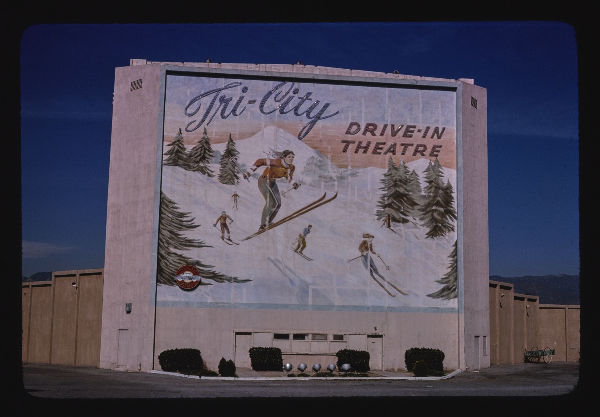 Tri City Drive-In, Redlands Boulevard, Loma Linda, California LCCN2017708195.tif