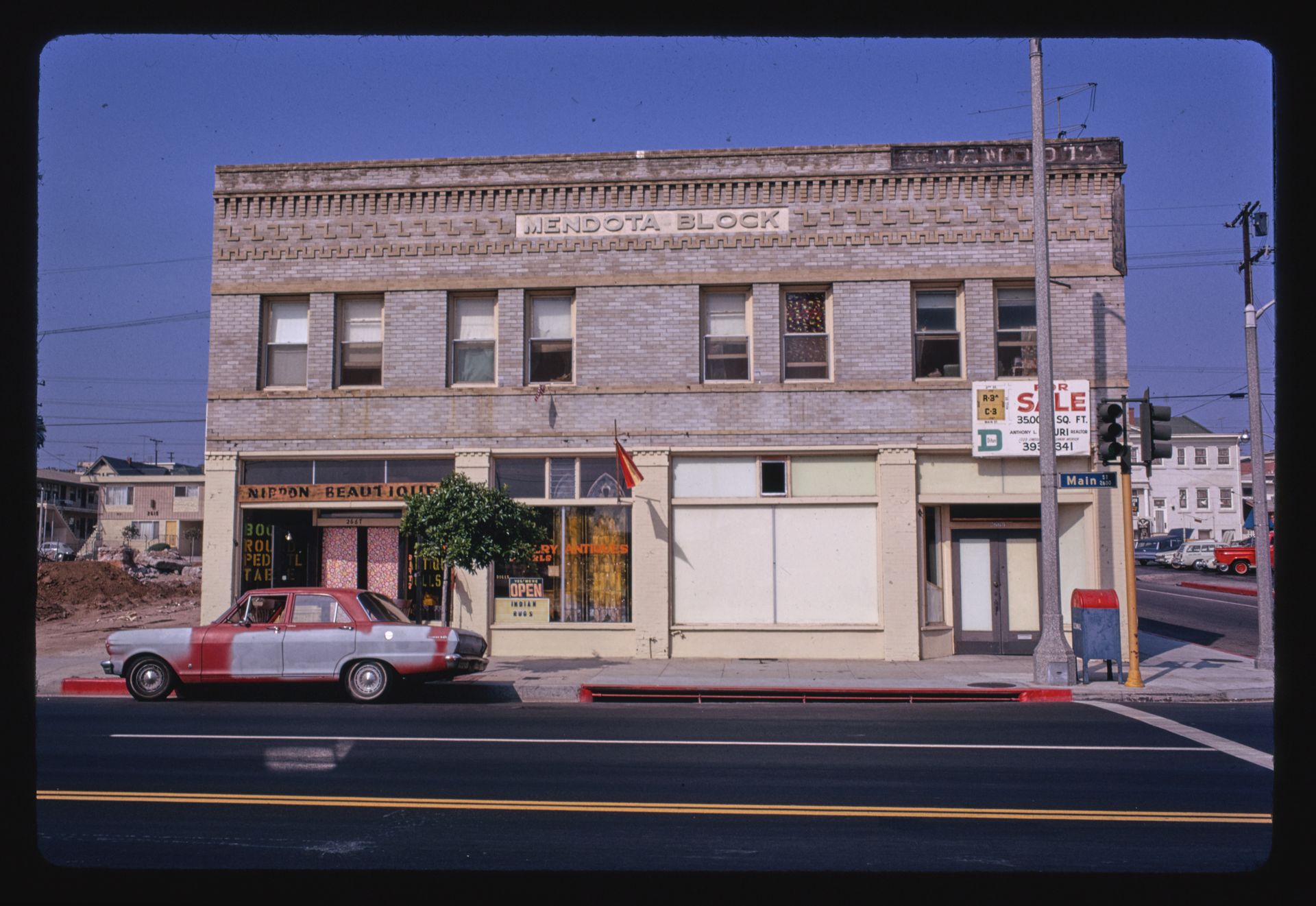 Mendota Block, front, Main Street, Ocean Park, Santa Monica, California LCCN2017702861.tif