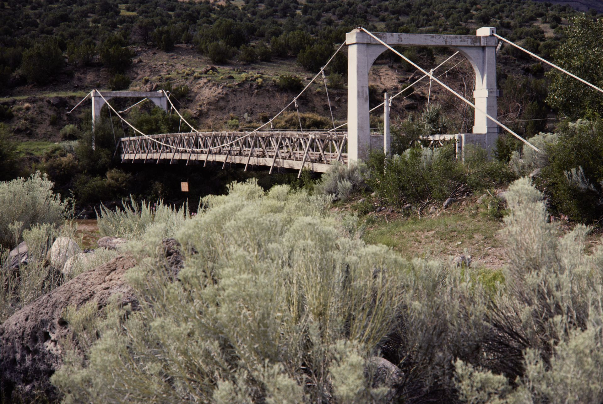 Bridge across a river in Santa Clara, California. (8bfe5b9e69104bc4861d7f513bb849cb)