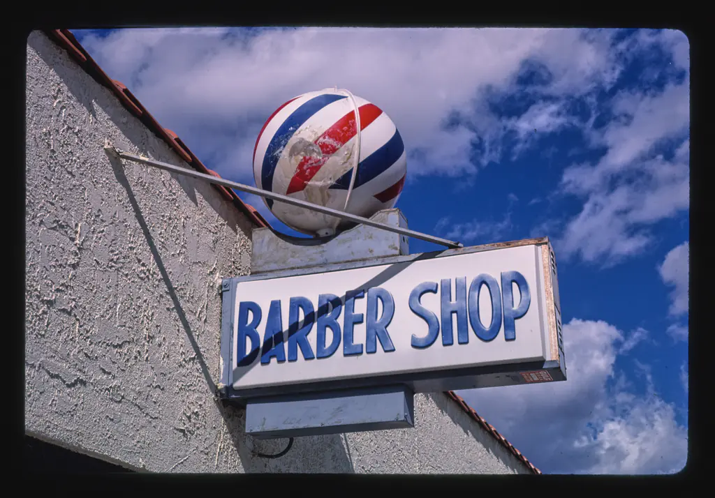 Babcock's barber sign, Green Street, Tehachapi, California LCCN2017703942.tif
