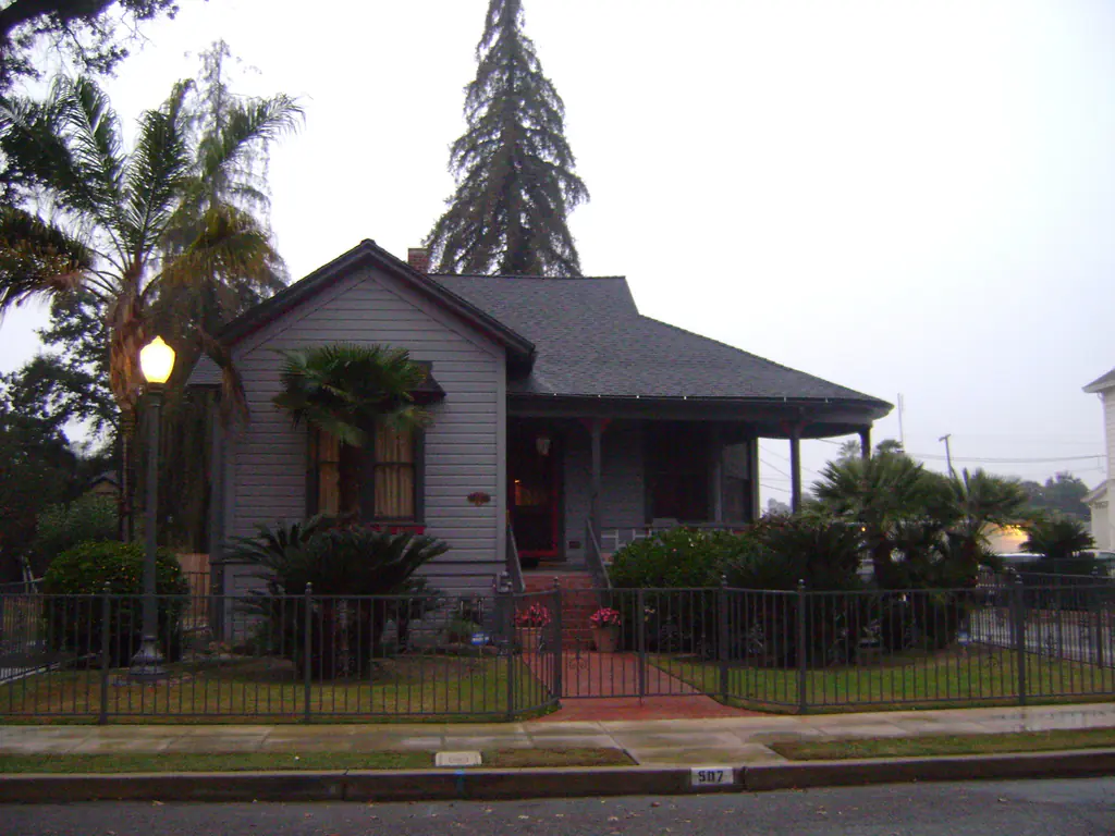 House at 507 North Encina Street, Visalia, California (ca. 1892)
