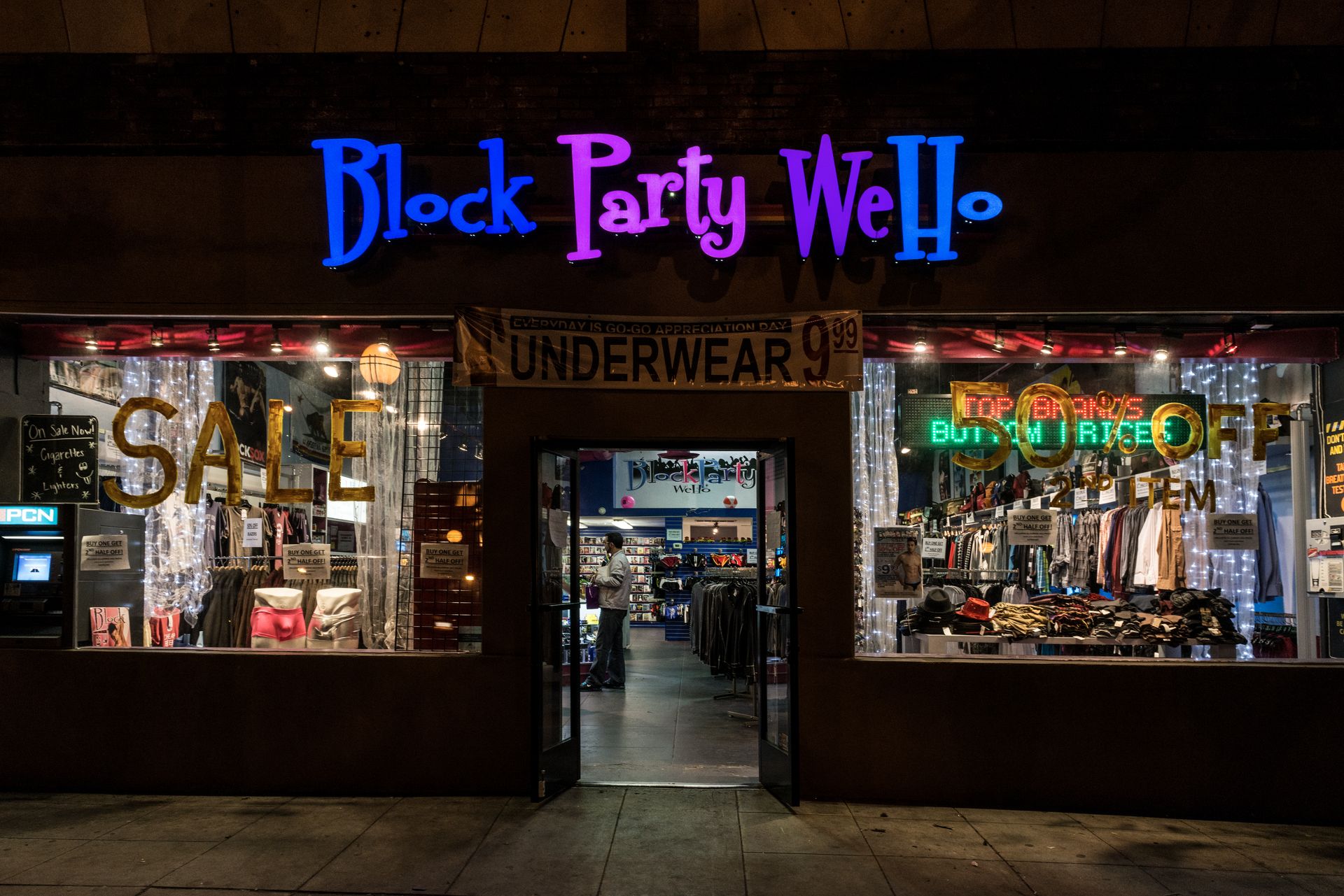 Storefront on Santa Monica Boulevard in West Hollywood, California LCCN2013631562.tif